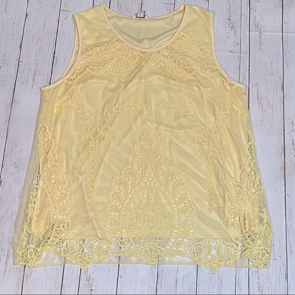 NWT Cato XL light yellow layered lace tank
